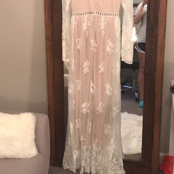 White Lace long dress/Long sleeve - Picture 4 of 7